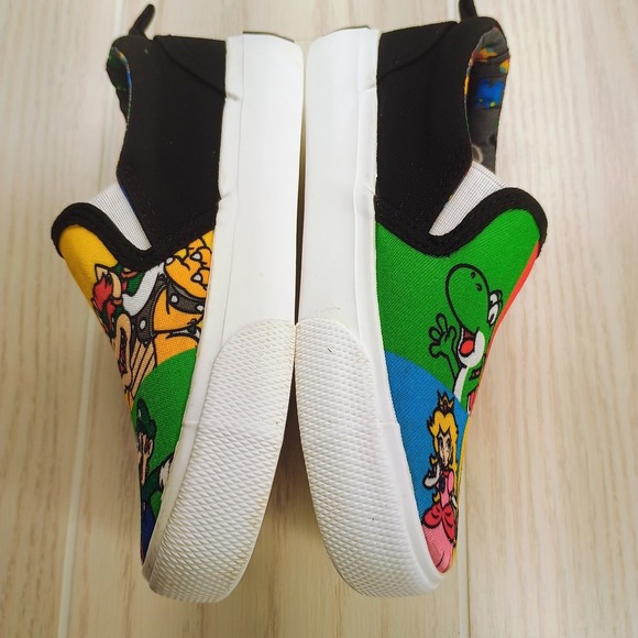 Super Mario Movie Kids 11 Canvas Slip‎ On Shoes Bowser Wario Toad Yoshi Nintendo - Picture 4 of 9